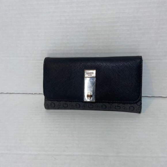 GUESS Women's Black Wallet Guess Logo embossed Zip Organizer vintage 1981 7653 - Picture 1 of 5